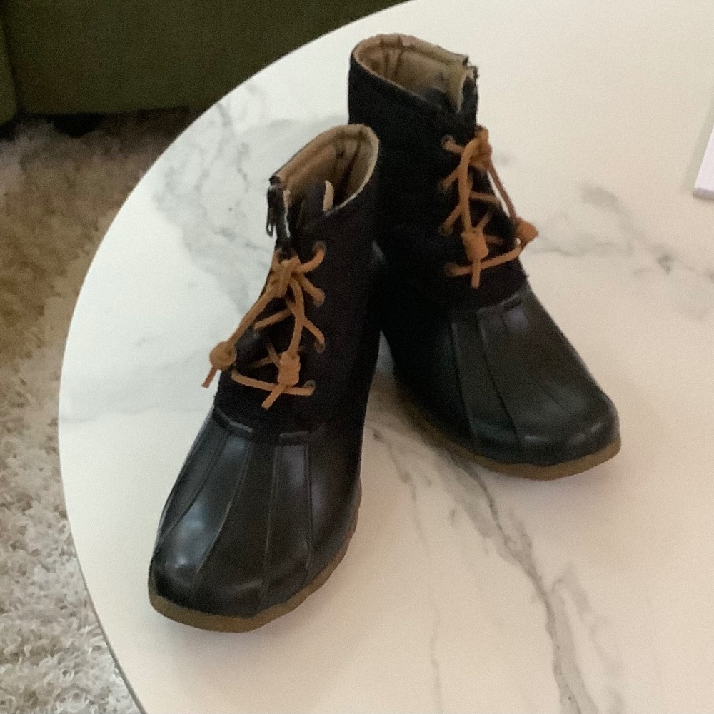 Women’s Sperry Black Duck Boots size 7 Side Zip